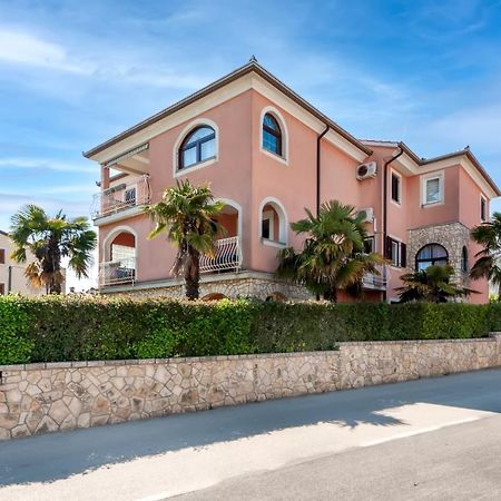 Apartments Villa Istria ロヴィニ エクステリア 写真