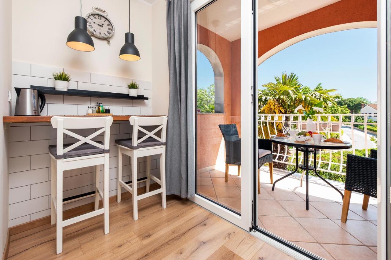 Apartments Villa Istria ロヴィニ エクステリア 写真